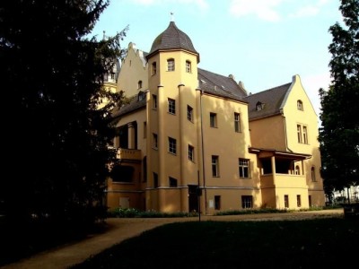 VILLAJAHR.jpg