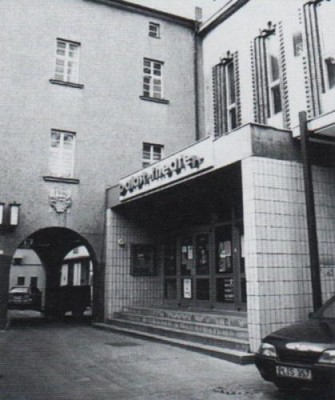 Eingang Palastheater.jpg